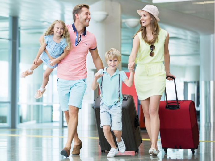 10 best budget-friendly travel tips for families